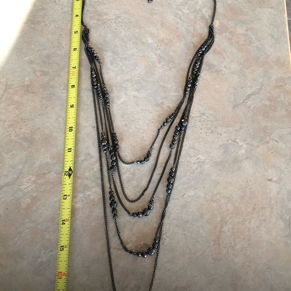 Black layered necklace with matching earrings - Picture 4 of 4